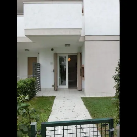 Lovely Modern In - Beahost